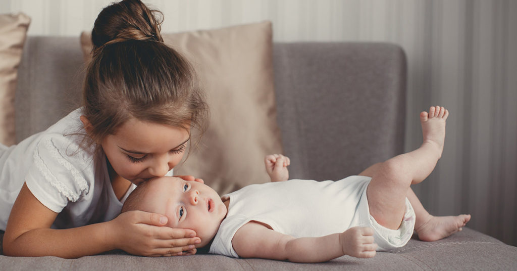 Why Your Older Sister Is One of the Most Important People in Your Life - Featured image