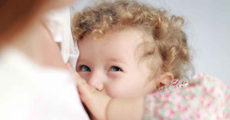 Mom Who Nurses Her 5-Year-Old Wants To Normalize Extended Breastfeeding - Featured image