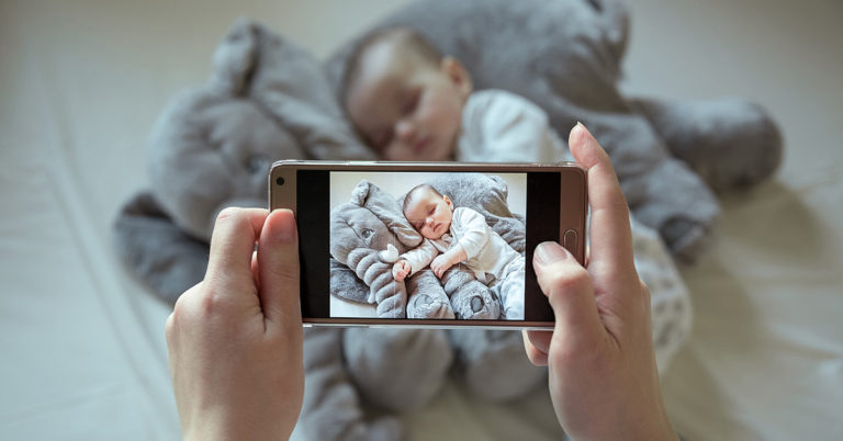 Grandma Goes Against Parents’ Wishes And Posts Pic Of Newborn Online - Featured image