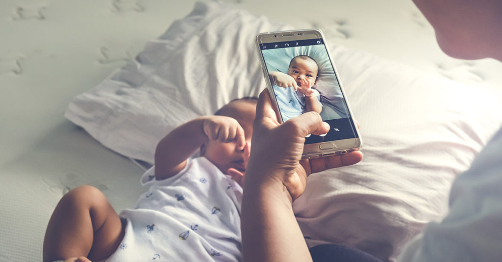 Dear Friends & Family, Please Don’t Think It’s OK to Announce My Baby Before I Do - Featured image