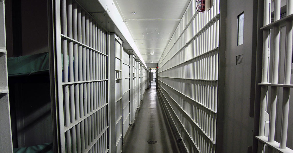 A Woman in Jail Says She Had to Chew Off Her Umbilical Cord After Giving Birth Alone - Featured image