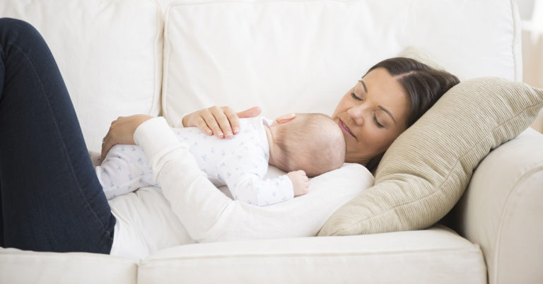 Dear Dads, Take More Pictures Of Mom And Her Kids - Featured image