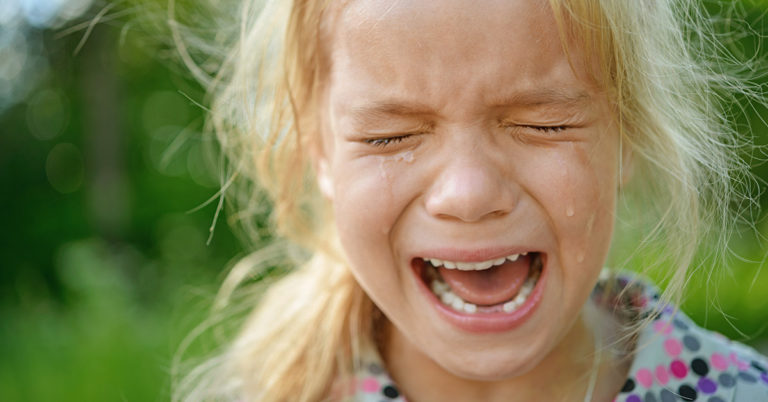 Teen told 8-year-old her family died for a TikTok prank - Featured image