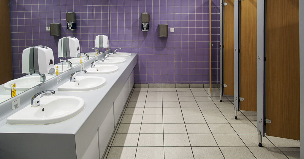 Mom’s Bathroom Pushup Punishment Goes Viral On Facebook And People Are Torn - Featured image