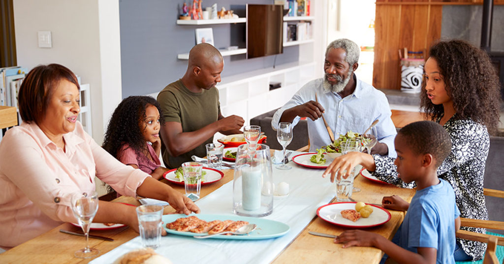 The Sunday Family Dinner Is Nearly Obsolete, But it’s One That’s Worth Bringing Back - Featured image