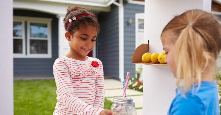 Touching Story: 3-year-old used lemonade stand profits to buy diapers for mothers in need - Featured image