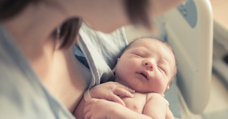 Dad Who Didn’t Let Anyone Hold His Baby Until His Wife Did It First Is Accused By Family Of “Robbing Them” Of This Experience - Featured image