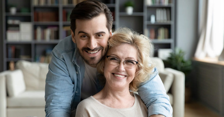 People Slam Mom Who Charges Her Daughter Rent But Not Her Son - Featured image