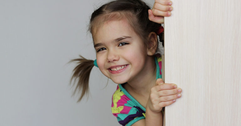 Mom asks if she’s wrong to wax her five-year-old’s eyebrows after being bullied - Featured image