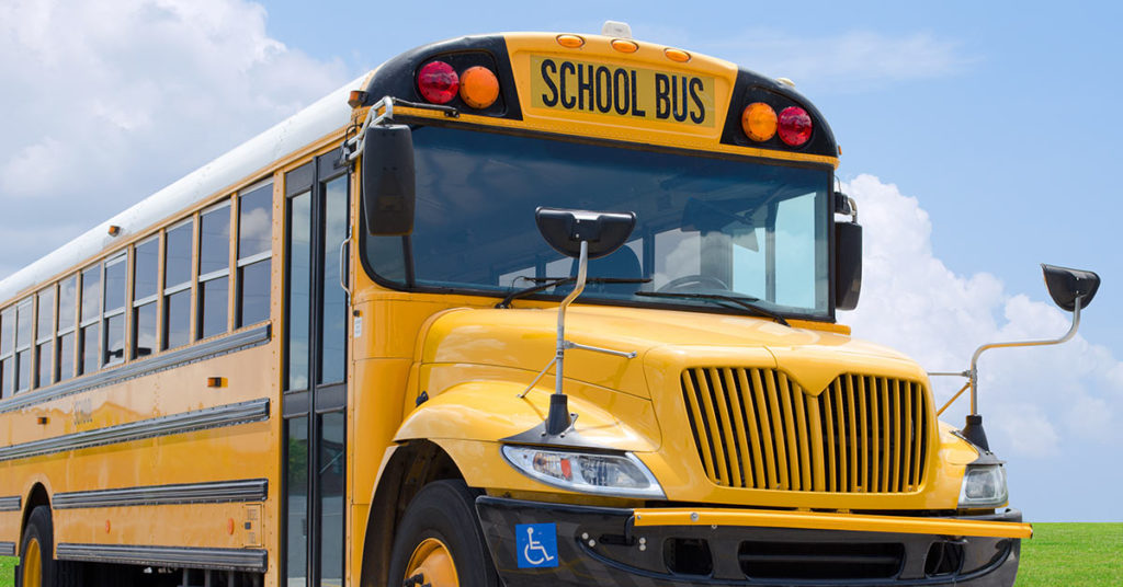 School pays parents $700 to drive their own kids to school due to bus driver shortage - Featured image
