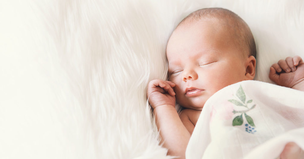 Woman’s son born by rare ‘mermaid birth’ in pool leaving midwives astounded - Featured image