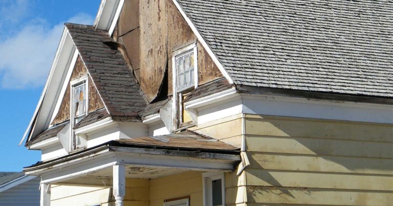 Boy Declines Grandpa’s Invite Every Christmas, He Arrives Years Later and Finds a Ruined House – a Short Story - Featured image