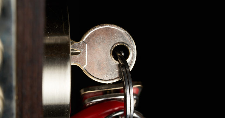 Woman Gives Her Mother In Law A Fake Key Copy To Her House She Was Supposed To Use In Emergency, MIL Gets Busted At Christmas Dinner - Featured image