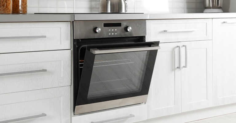 Mom 36 Weeks Pregnant When Husband Leaves Her, Opens Oven To Find $10,000 Stack Of Cash - Featured image