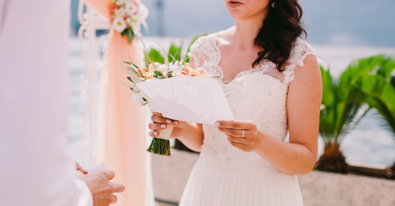 Bride Surprises Guests at the Wedding by Making Vows to Her Husband’s Ex-girlfriend and Son - Featured image