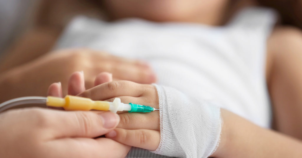 6-YO Older Brother Comforts Dying Little Sister: Father Captures The Heartbreaking Moment That Defines Sibling Love - Featured image