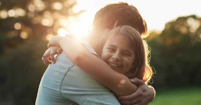 Mom’s Boyfriend Interrupts Family Photo Shoot To Tell Her Daughter He Adopted Her - Featured image