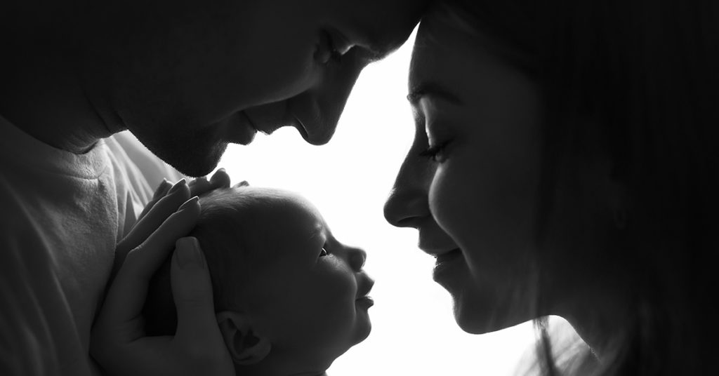 Husband lost wife and newborn during child birth | Minutes later, both come back alive as miracle unfolds - Featured image