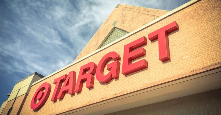 Grieving Man Who Lost Grandson Sees a Toddler at Target, Gives Him $20 - Featured image