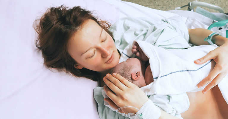 Mom Gave Birth To 4th Child And Died Just 5 Days Later - Featured image