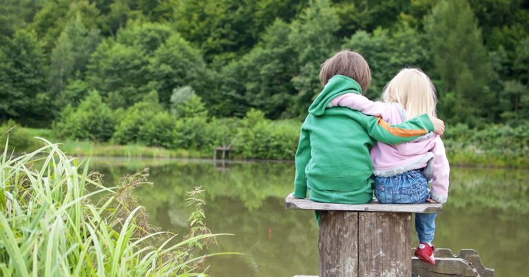 Brother Separated from Sister as Kids Reunites with Her 18 Years Later, Having Only Her First Name - Featured image