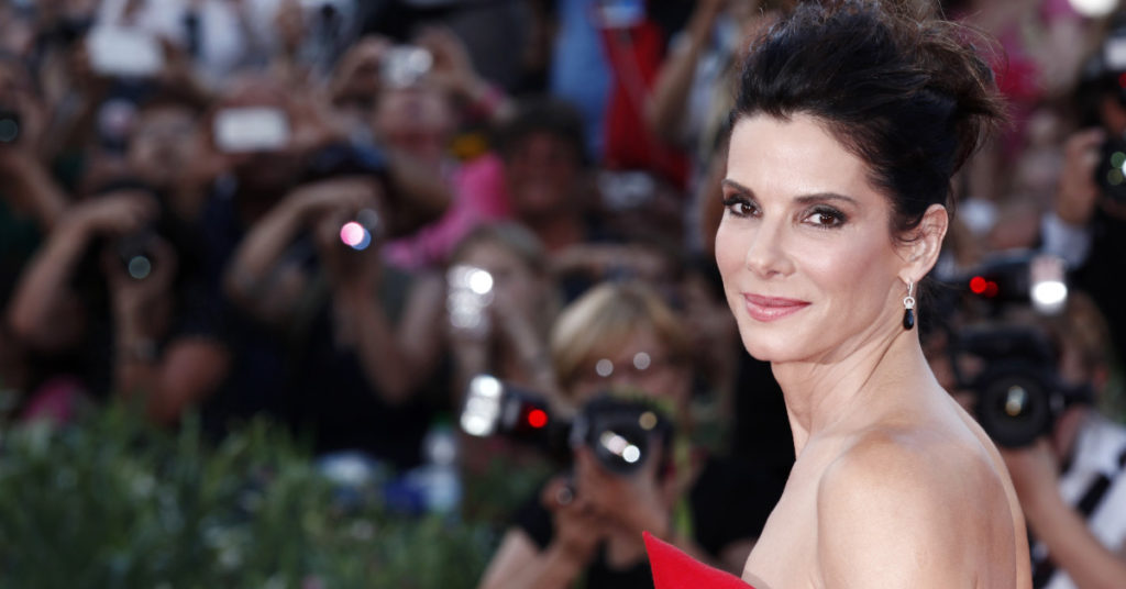 Sandra Bullock Says She Is ‘In Awe’ Of Keanu Reeves — Reveals His Thoughtful Gift To Her 27 Years Ago - Featured image