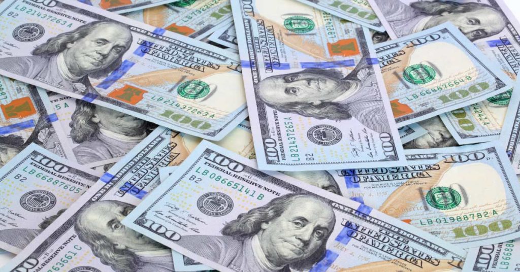 Woman Admits Sending Nearly $1 Million To Online ‘Boyfriend’ Who Claims He’s Being Held ‘Hostage’ In Miami - Featured image