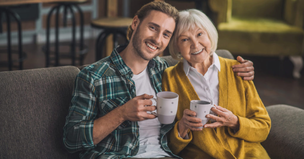 ‘I Can’t Believe I Actually Found You!’: Birth Mom Reunites with Son after 33 Years of Separation - Featured image