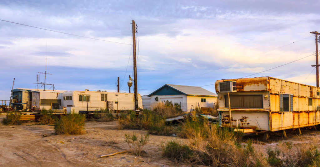 Dad Notices Daughter Goes to Abandoned Trailer Park Every Night and Follows Her — a Short Story - Featured image