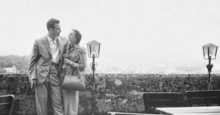 Soldier Husband Disappears 6 Weeks after Marriage, Wife Stays Faithful to Him for 60 Years - Featured image