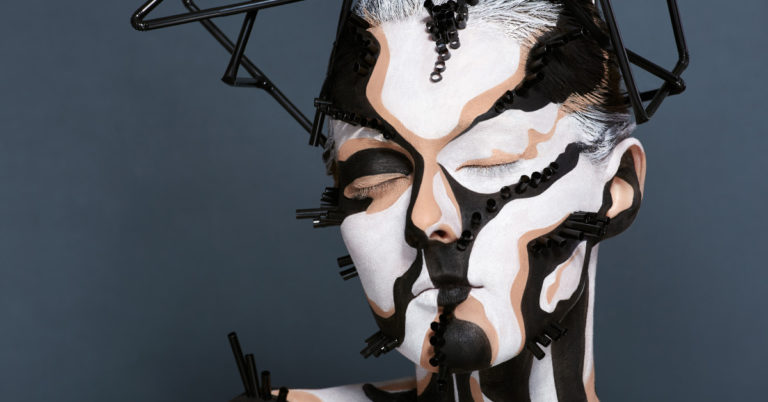 Woman creates mind-bending optical illusions with makeup. They’ll make your skin crawl - Featured image