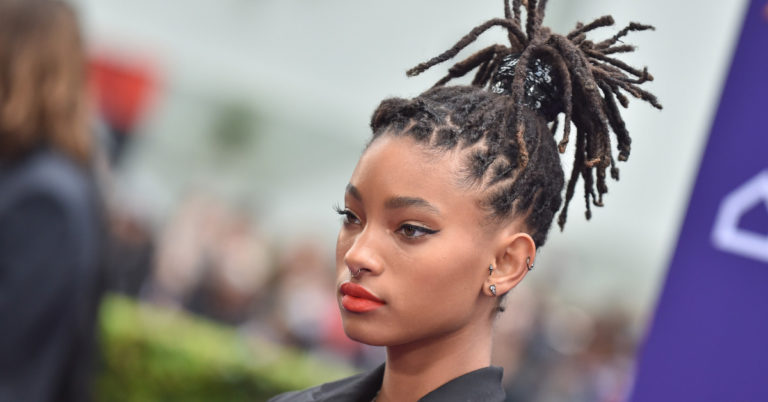 Willow Smith’s “‘Letter to Tupac” asking him to make Jada happy goes viral - Featured image