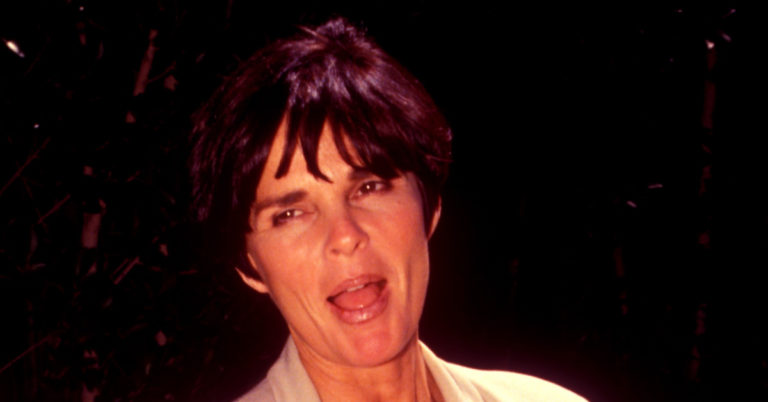 Hollywood star Ali MacGraw retired from acting & now lives in a tiny town where people respect her privacy - Featured image