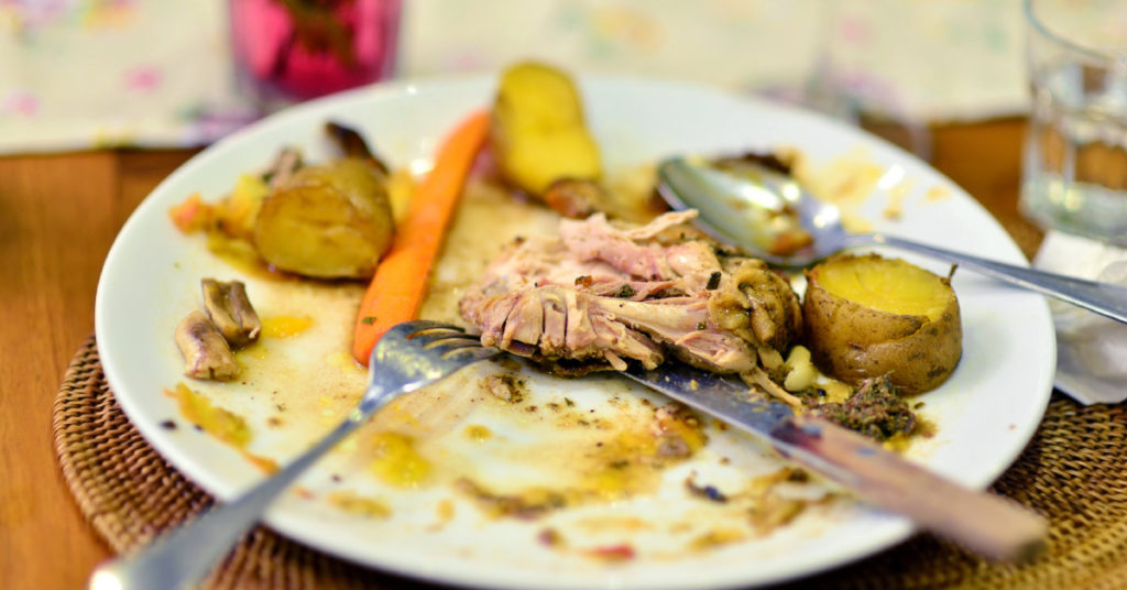 Restaurant Owner Discovers Cleaner Secretly Collects Leftovers from Tables to Feed Her Kids — a Short Story - Featured image