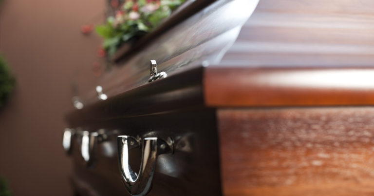 80-Year-Old Woman Passes Away And Her Children Write The ‘World Is A Better Place Without Her’ In Her Obituary Published In Local Paper - Featured image