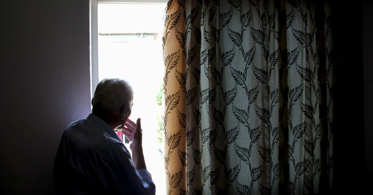 Grandpa Calls Up His Granddaughter In Tears, Asks Her If She’d Like To Have A Sleepover - Featured image