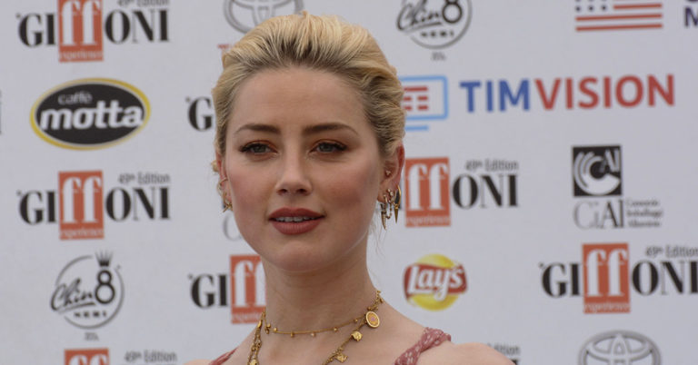 Furious social media users slam Amber Heard after Today show interview - Featured image