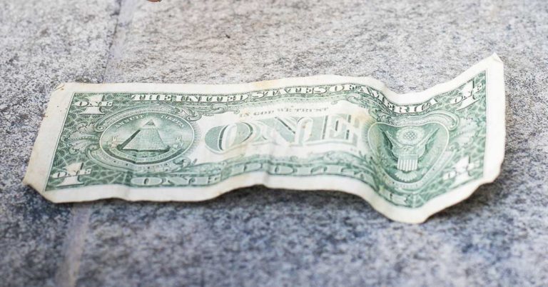 Sheriff warns children not to pick up money found on the ground - Featured image