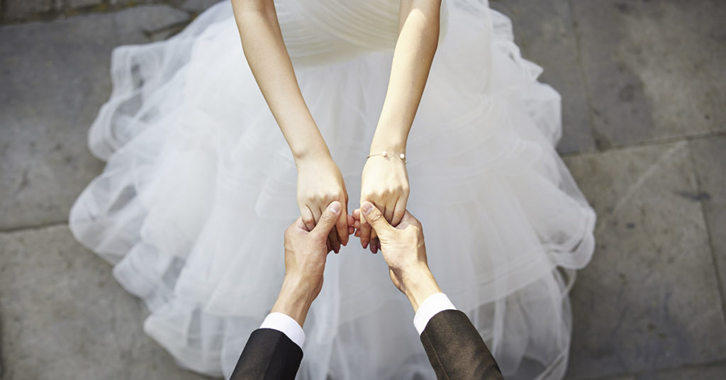 Mother Discovered that her Son’s Bride was her long-lost DAUGHTER after she Spotted a Birthmark on their Wedding Day - Featured image