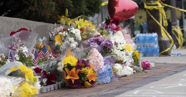 Toddler who lost both parents in Highland Park parade shooting was found under dad’s body - Featured image