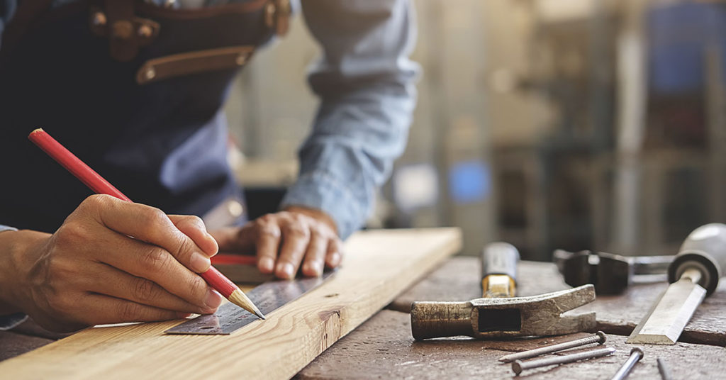 Carpenter lives below his means his entire life – uses money to send 33 kids to college - Featured image