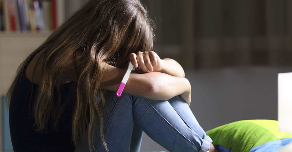 Is This Mom Wrong For Making Her Pregnant Teen Move Out Before Her Baby Is Born? - Featured image