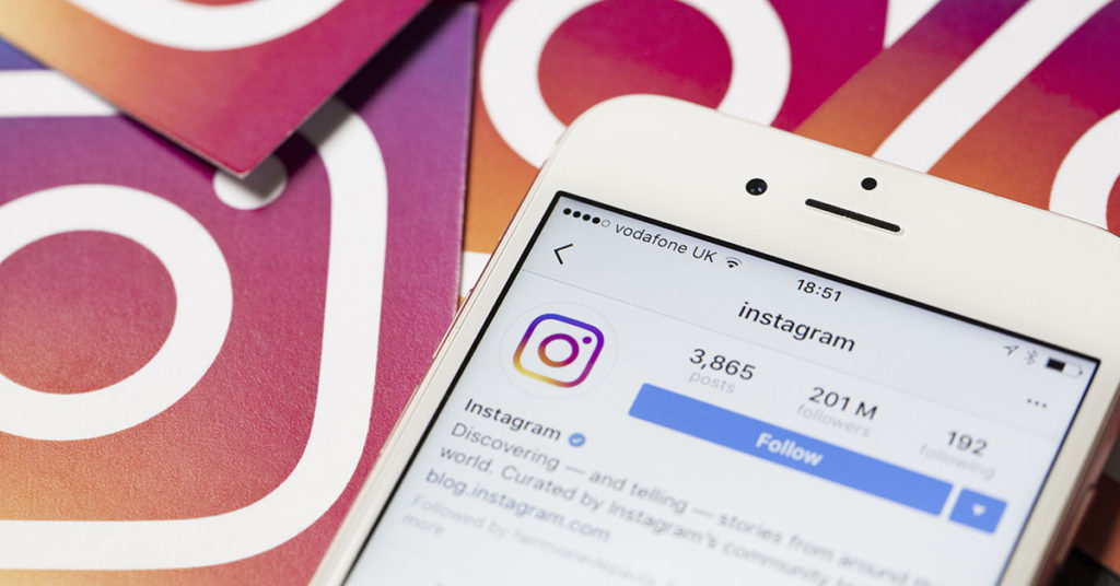 Couple Is Clueless Why Their Instagram Photo Went Viral - Featured image