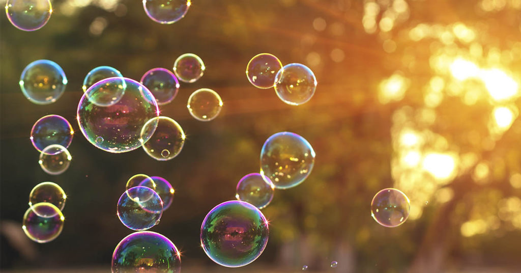 Little Boy Playing With Bubbles Finds Missing 82-Year-Old Woman With Alzheimer’s - Featured image