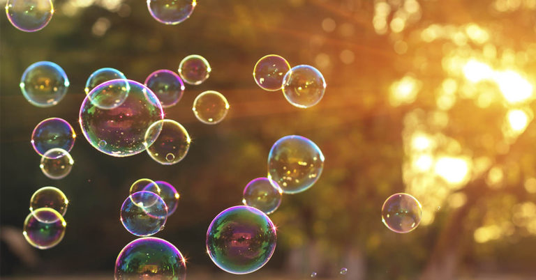 Little Boy Playing With Bubbles Finds Missing 82-Year-Old Woman With Alzheimer’s - Featured image