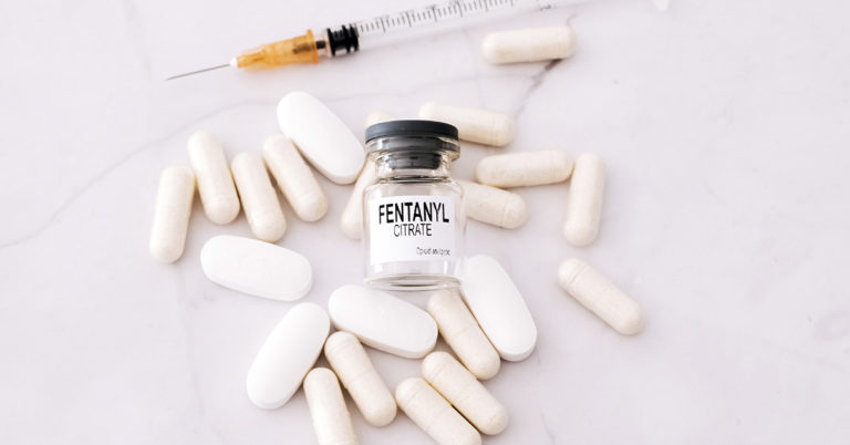 Mom shares grave warning to parents after finding teen son dead at his desk - Featured image