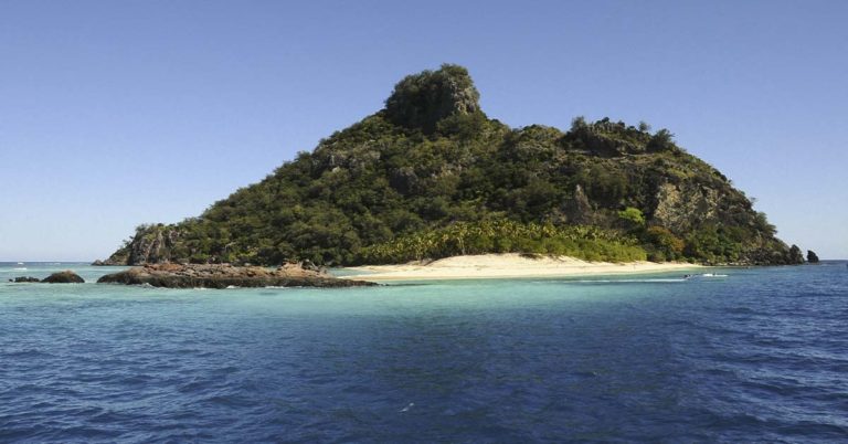 How Three Children Survived Being Stranded on a Deserted Island - Featured image