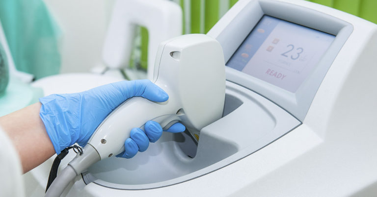 Mom is labeled a ‘child abuser’ after removing baby’s birthmark with laser treatment - Featured image