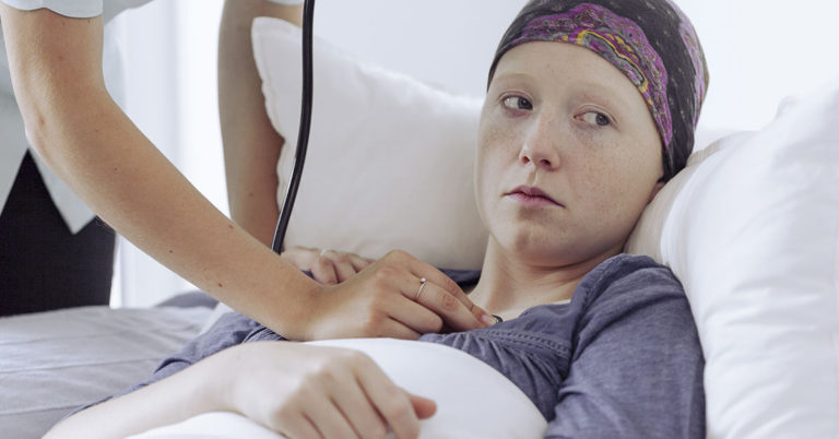 ‘I allow myself to be sad’: How Claire is preparing her young children for her death - Featured image