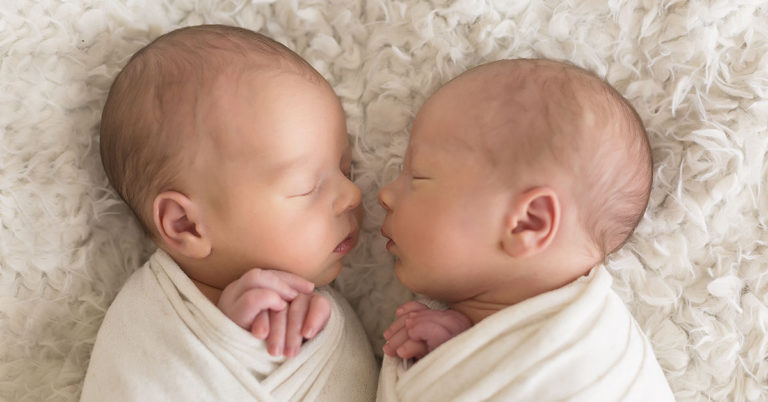 12 Years Ago They Were Called The World’s Most Beautiful Twins – Now Look At Them - Featured image
